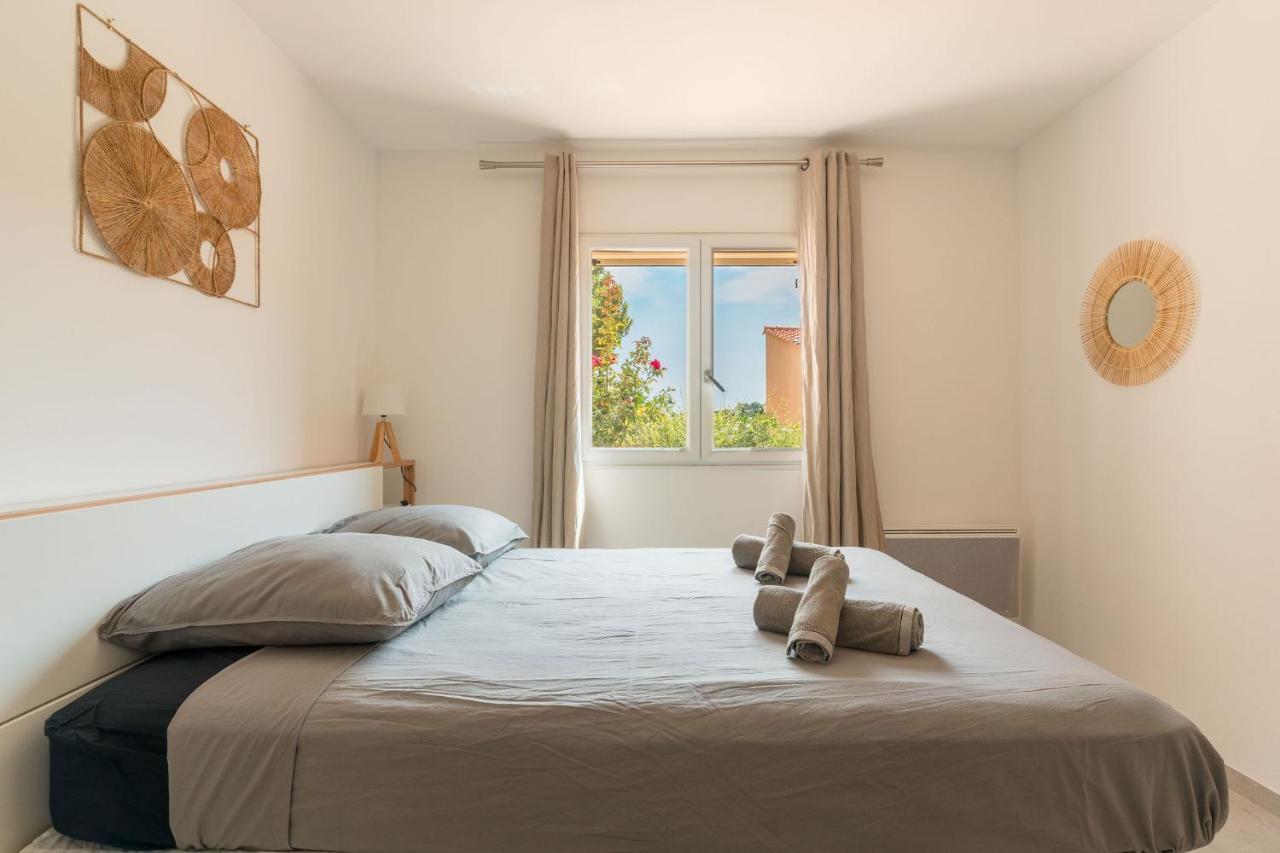Villa Vue Mer Presqu'Ile De Giens Avec Piscine Hyeres Exterior photo